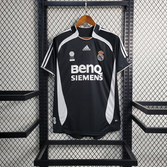 Retro Real Madrid 2006/07 Away Jersey