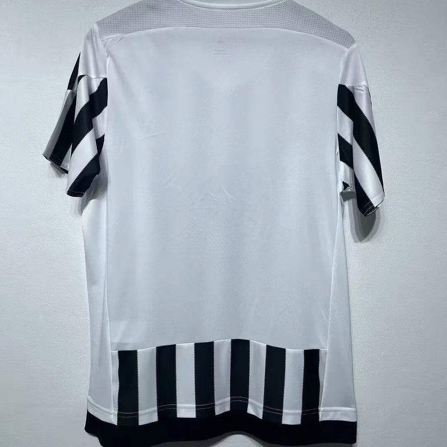 Retro Juventus 2015/16 Home Jersey
