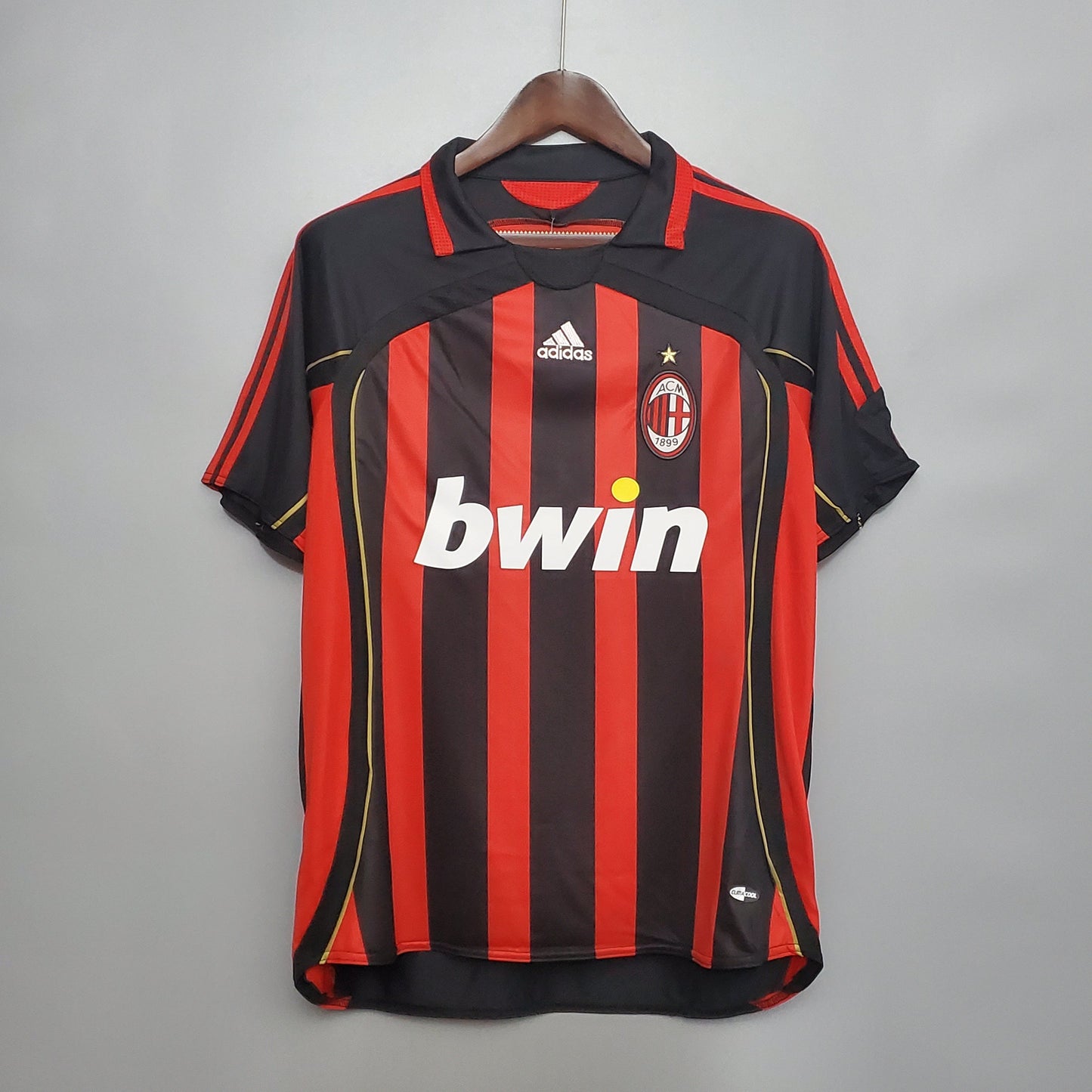 Retro AC Milan 2006/07 Home Jersey