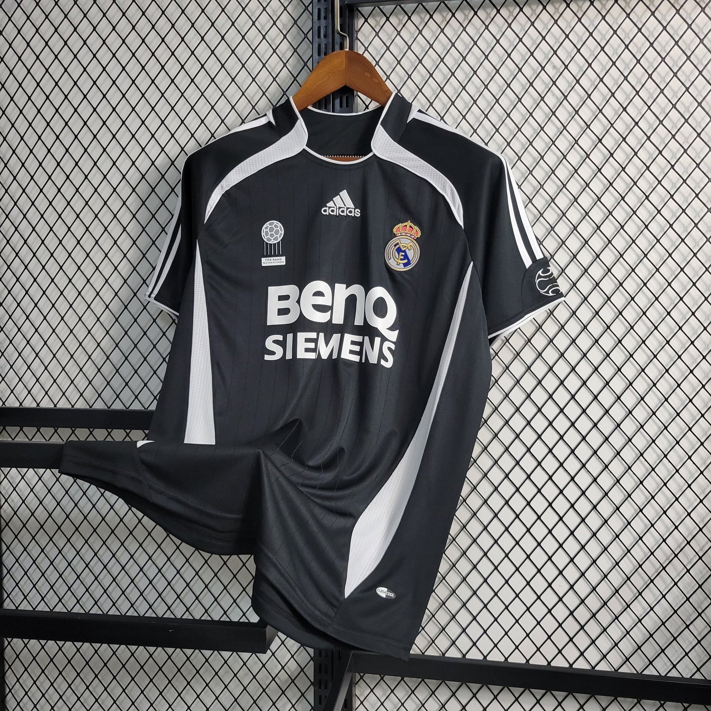 Retro Real Madrid 2006/07 Away Jersey