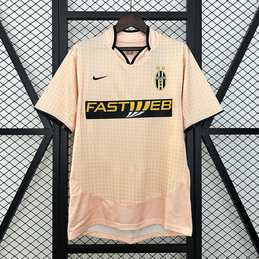 Juventus 2003/04 Third Retro Jersey - Front