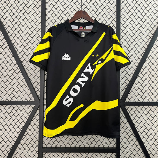 Juventus 1996/1997 Third Retro Jersey - Front