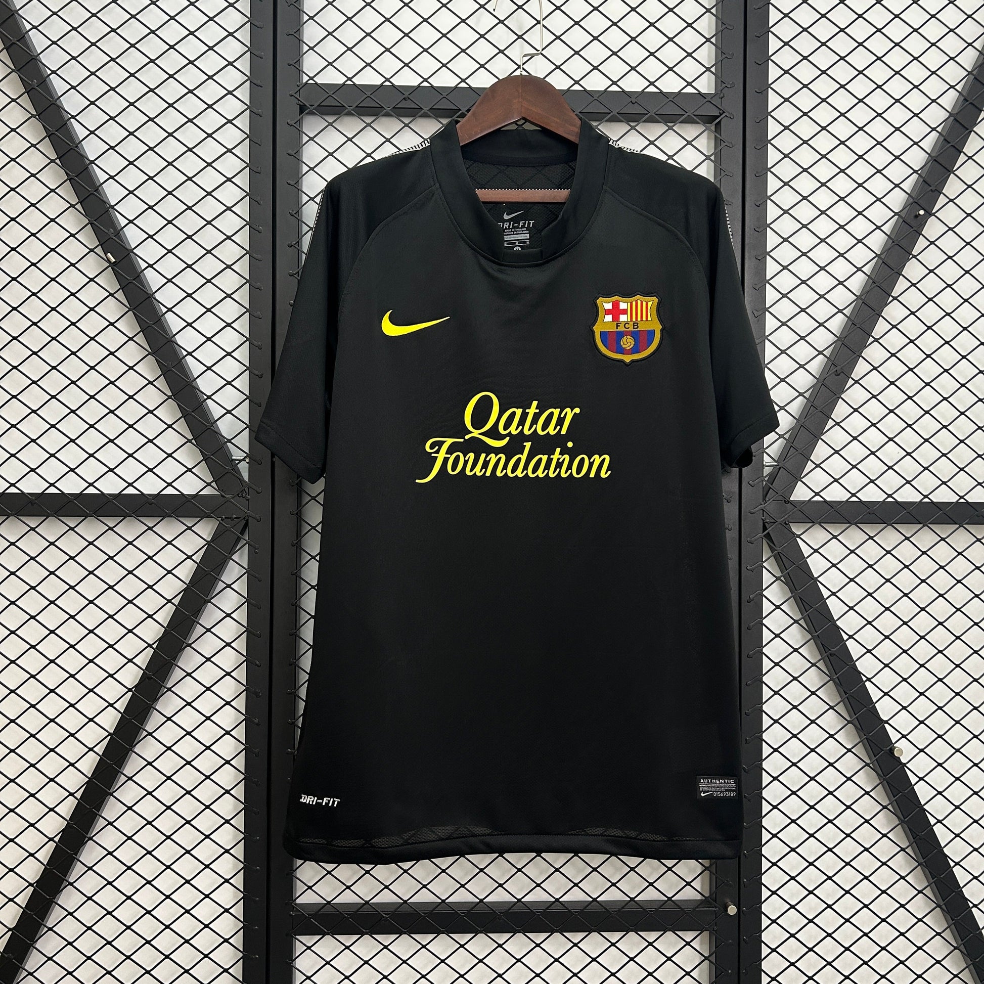 Barcelona 2011/2012 Away Retro Jersey - Front