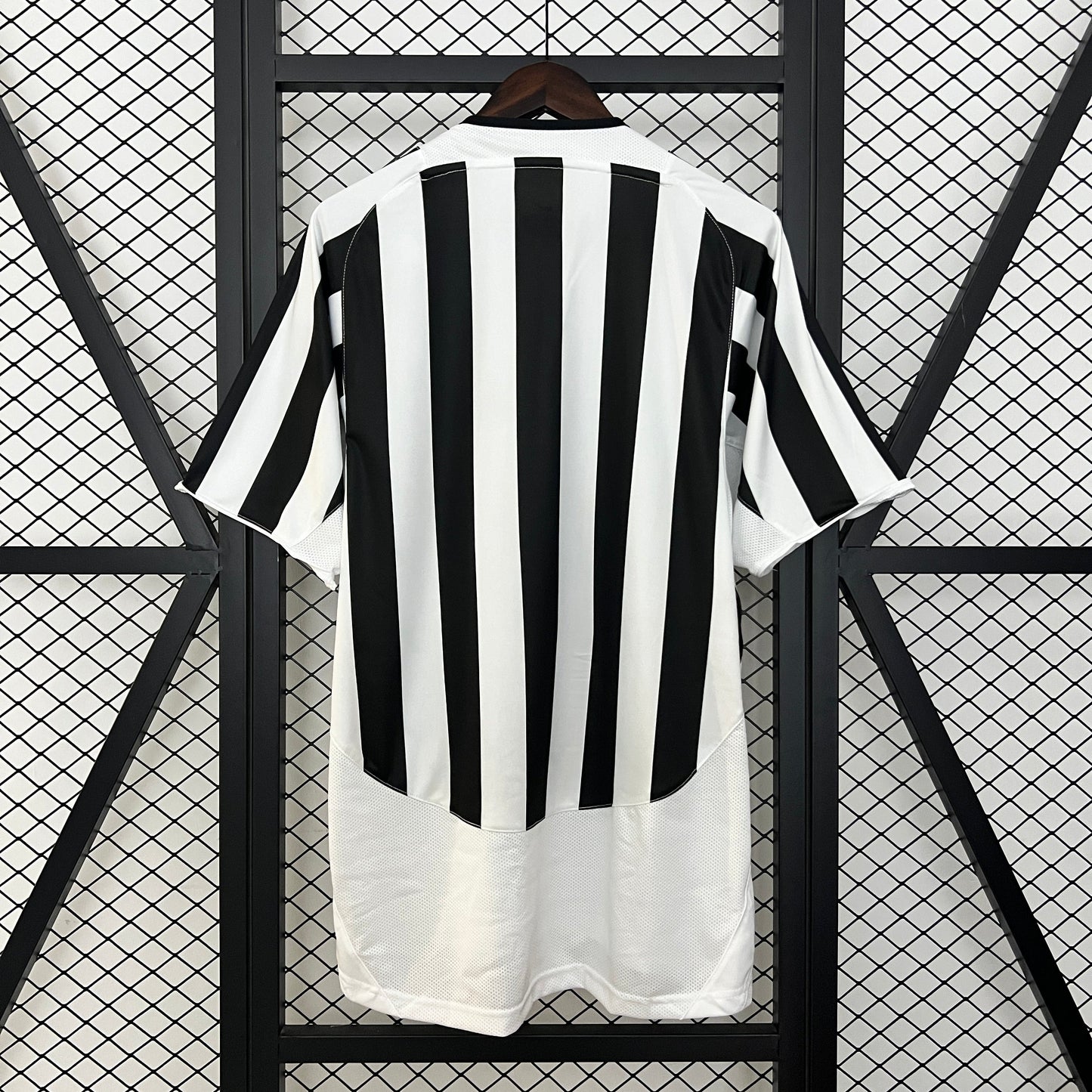 Juventus 2003/04 Home Retro Jersey - Back