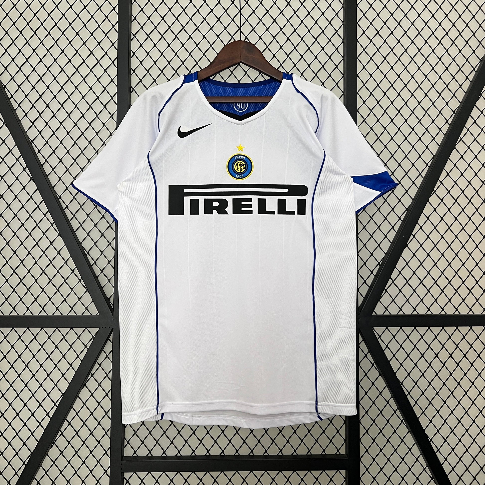 Inter Milan 2004/2005 Away Retro Jersey - Front