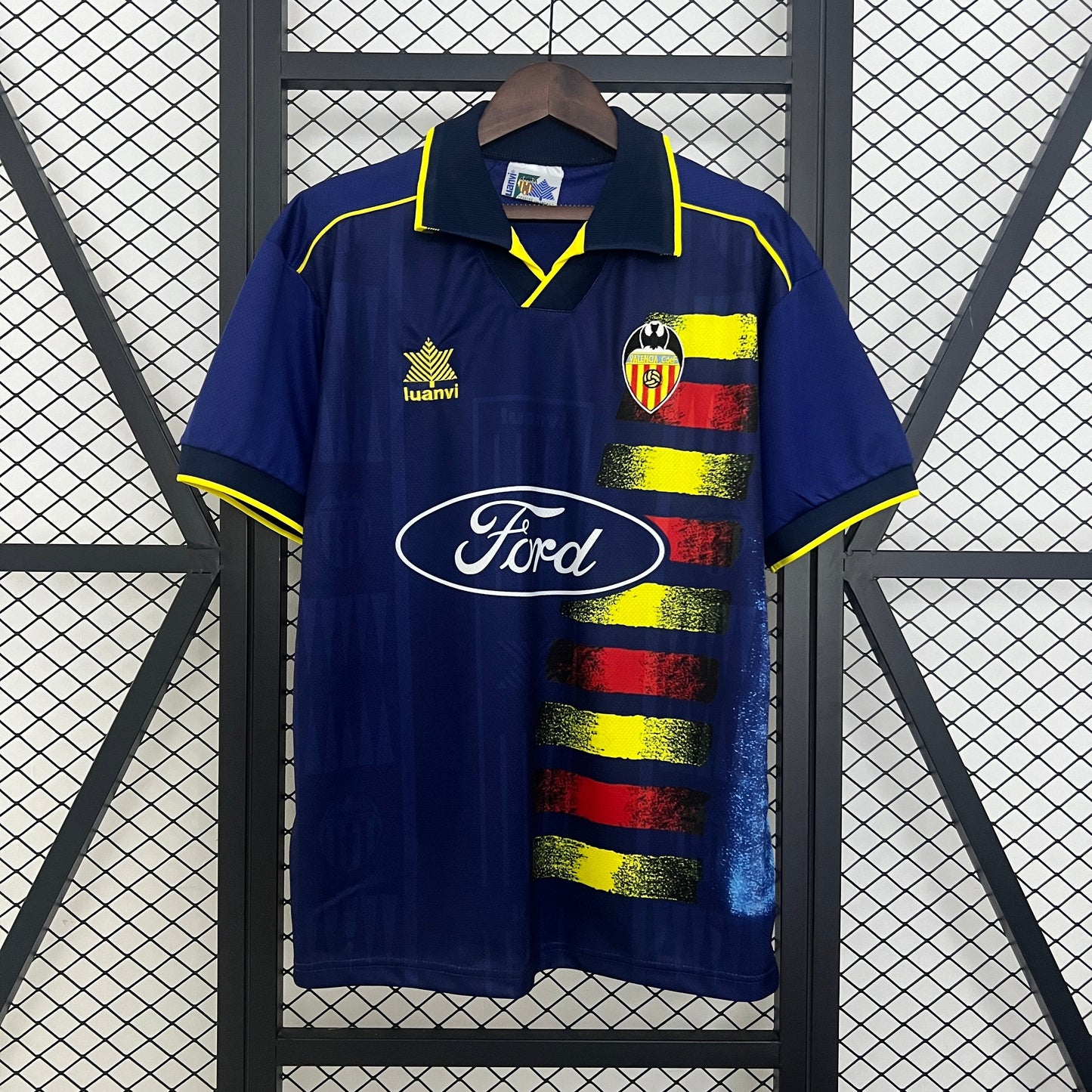 Valencia CF 1996/1997 Away Retro Jersey - Front