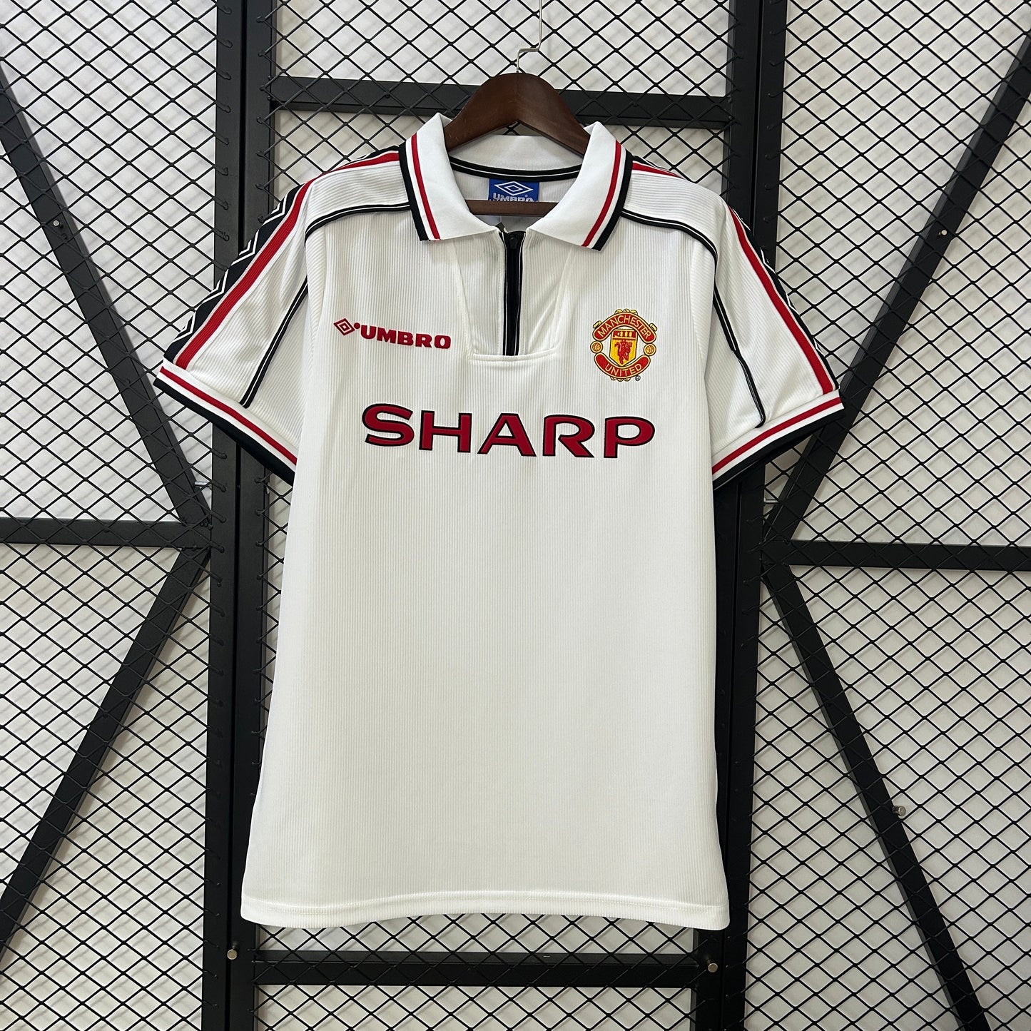 Manchester United 1998/1999 Commemorative Edition Retro Jersey - Front