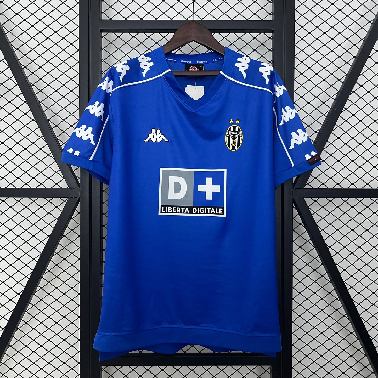 Juventus 1999/2000 Away Retro Jersey - Front