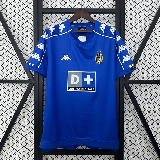 Juventus 1999/2000 Away Retro Jersey - Front