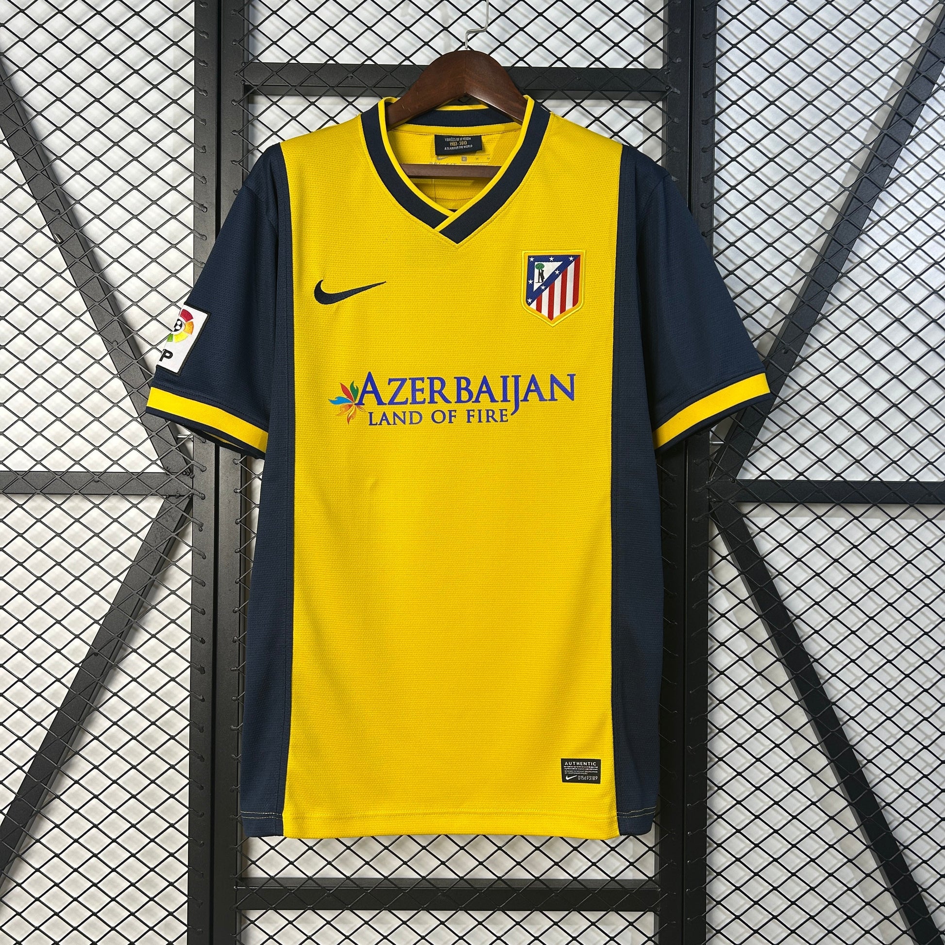 Atletico Madrid 2013/2014 Away Retro Jersey - Front